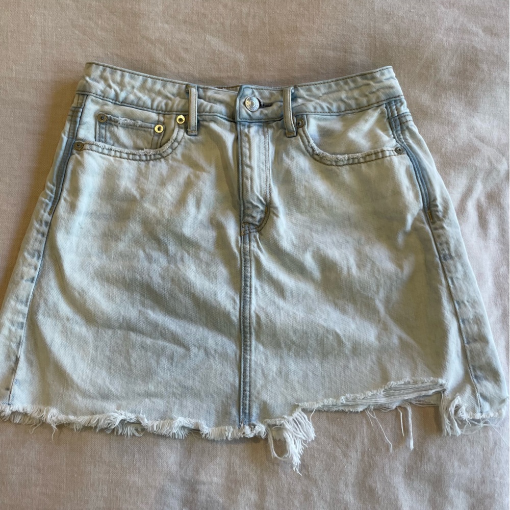American Eagle light wash barely been worn mini skirt